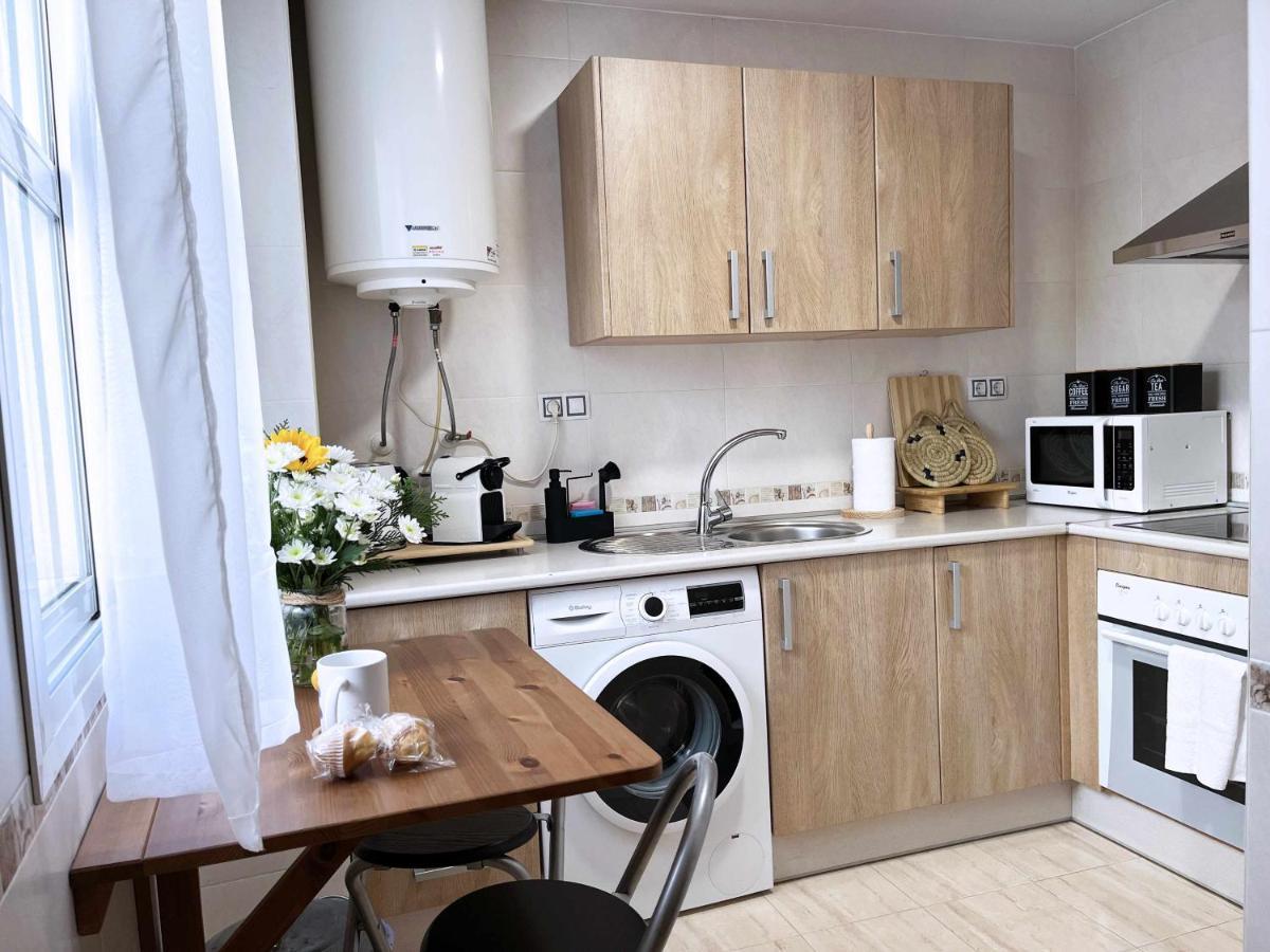 Апартаменты La Pereta Immaculate Quiet House Free Parking Малага Экстерьер фото